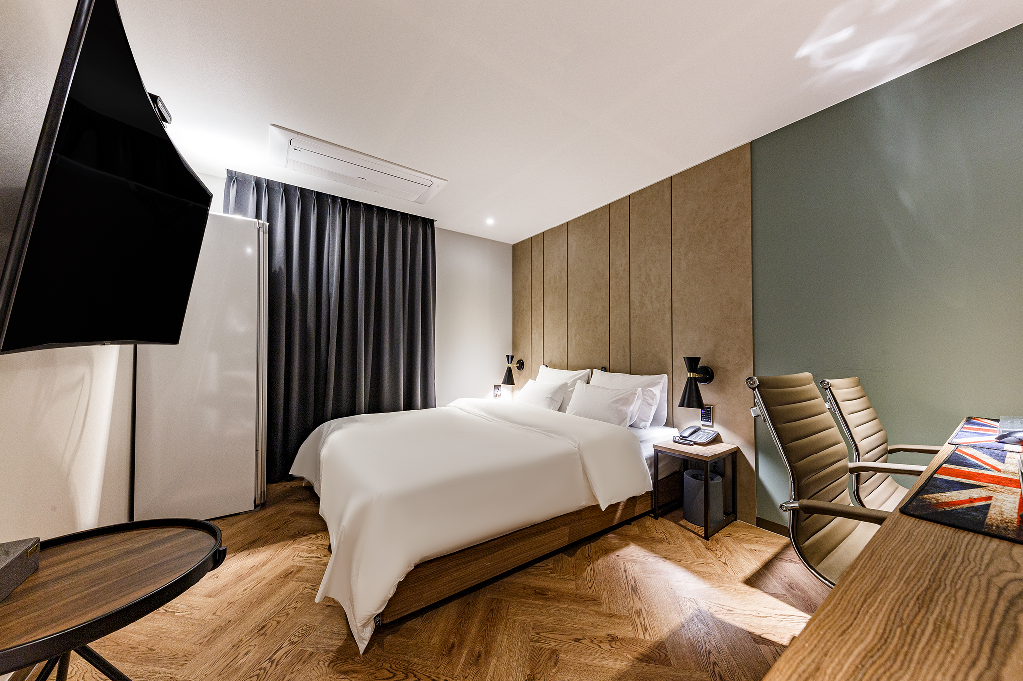 room detail thumbnail 0