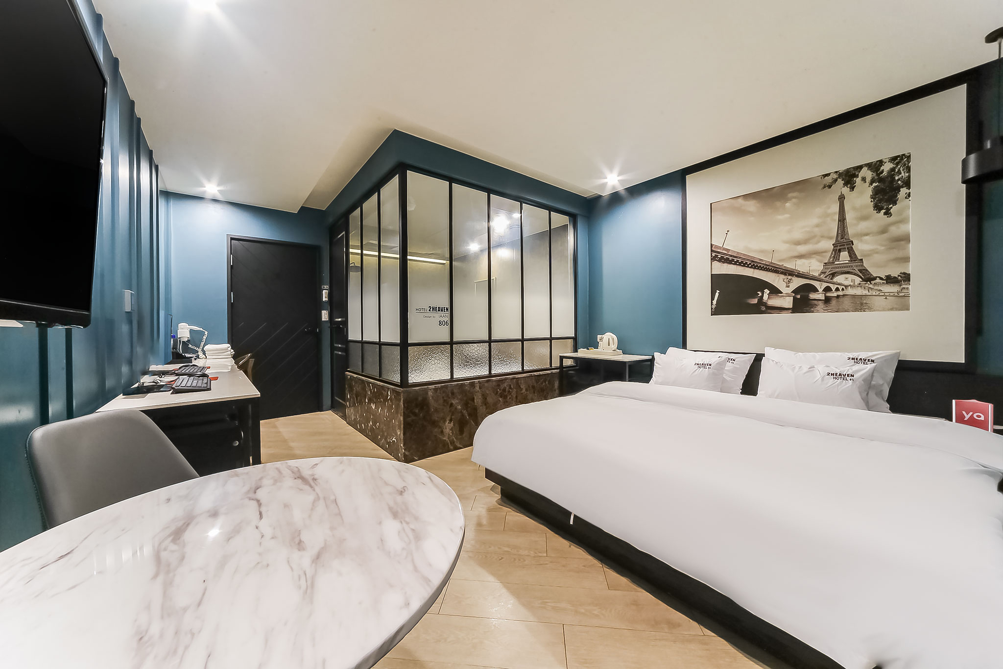 room detail thumbnail 1