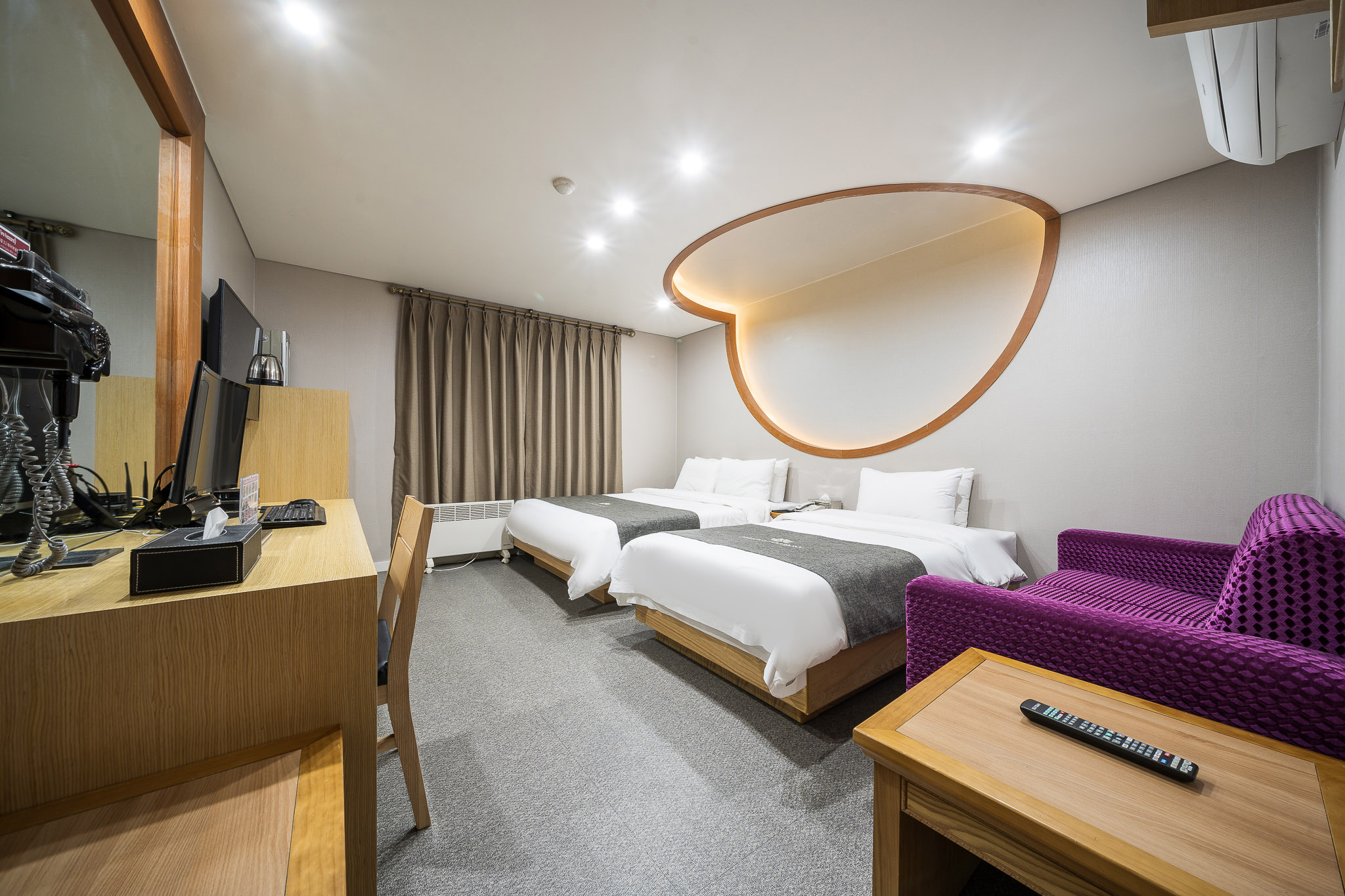 room detail thumbnail 0