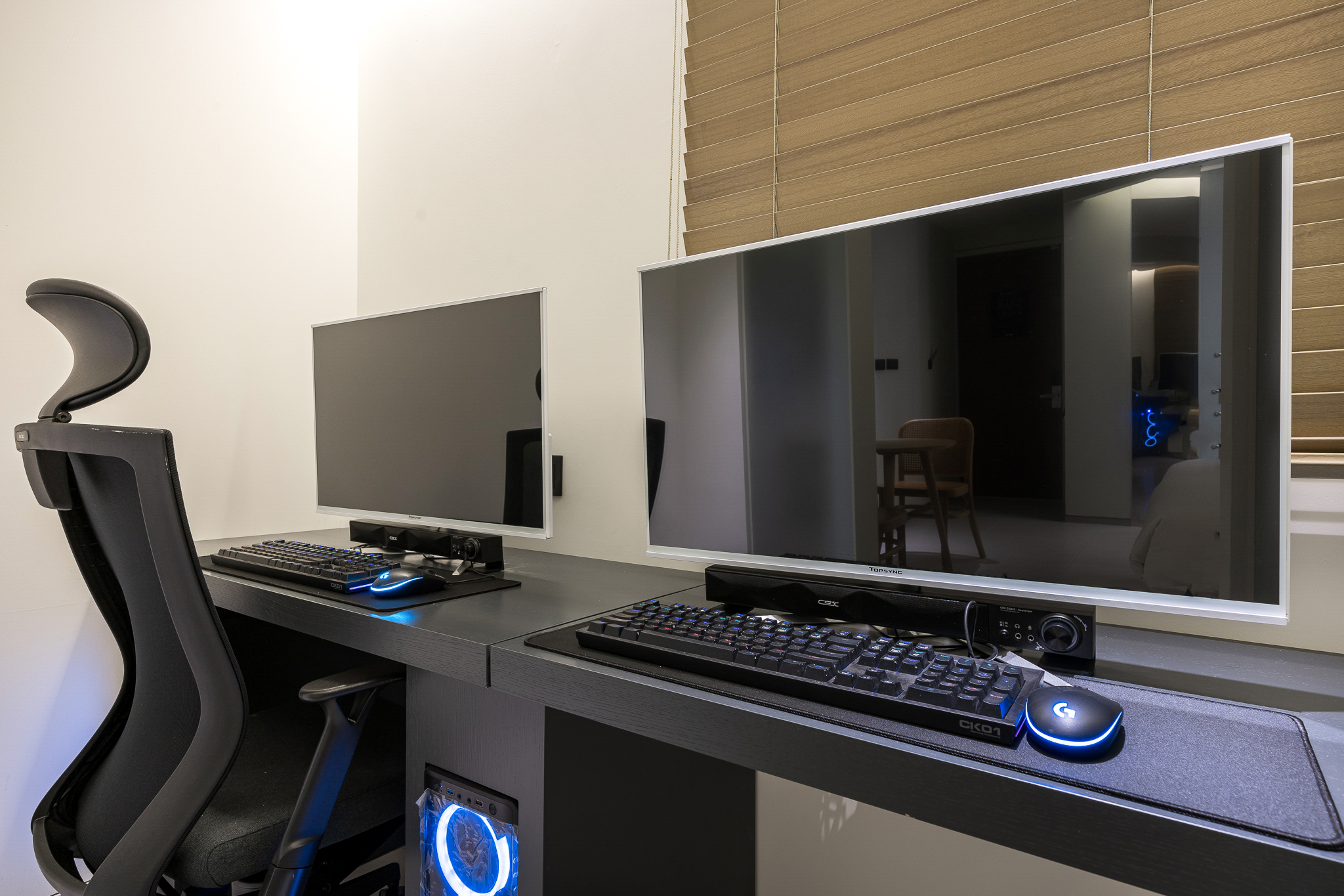 room detail thumbnail 2