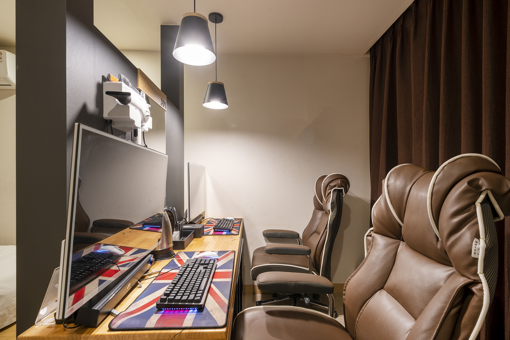 room detail thumbnail 0