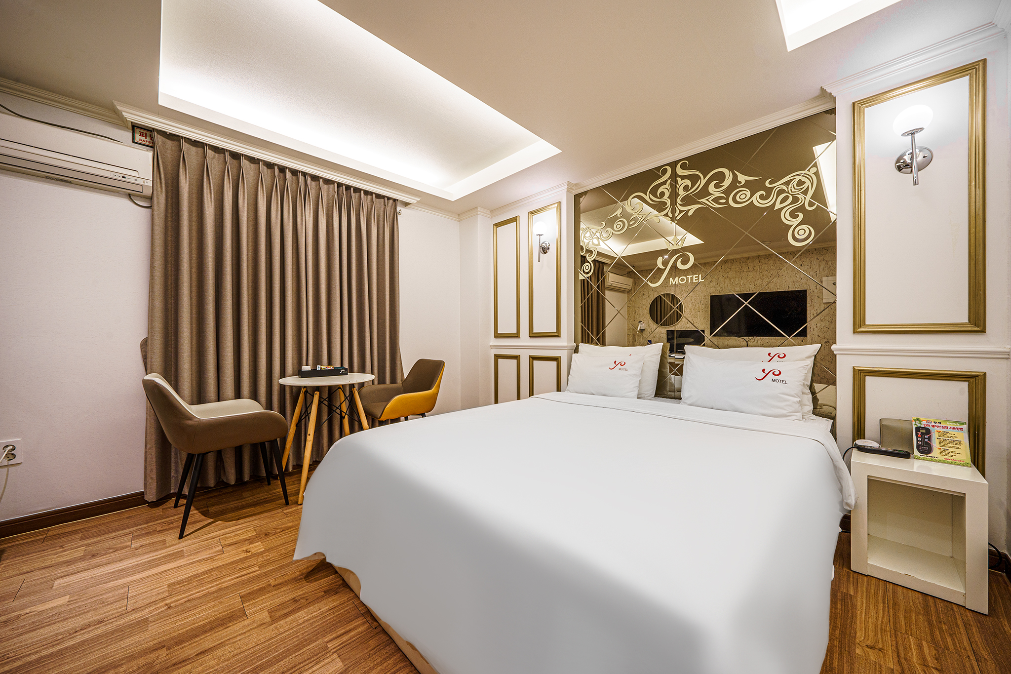 room detail thumbnail 0