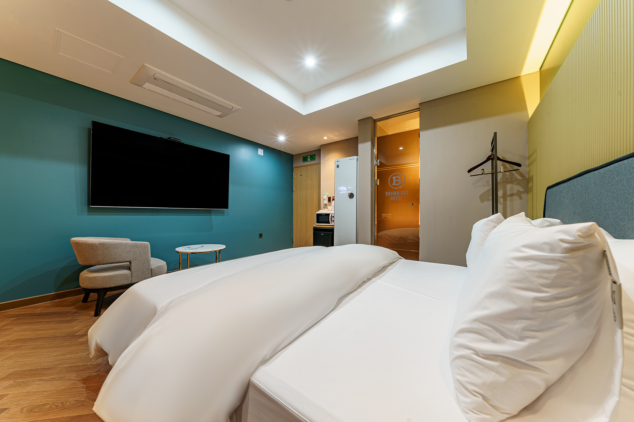 room detail thumbnail 1