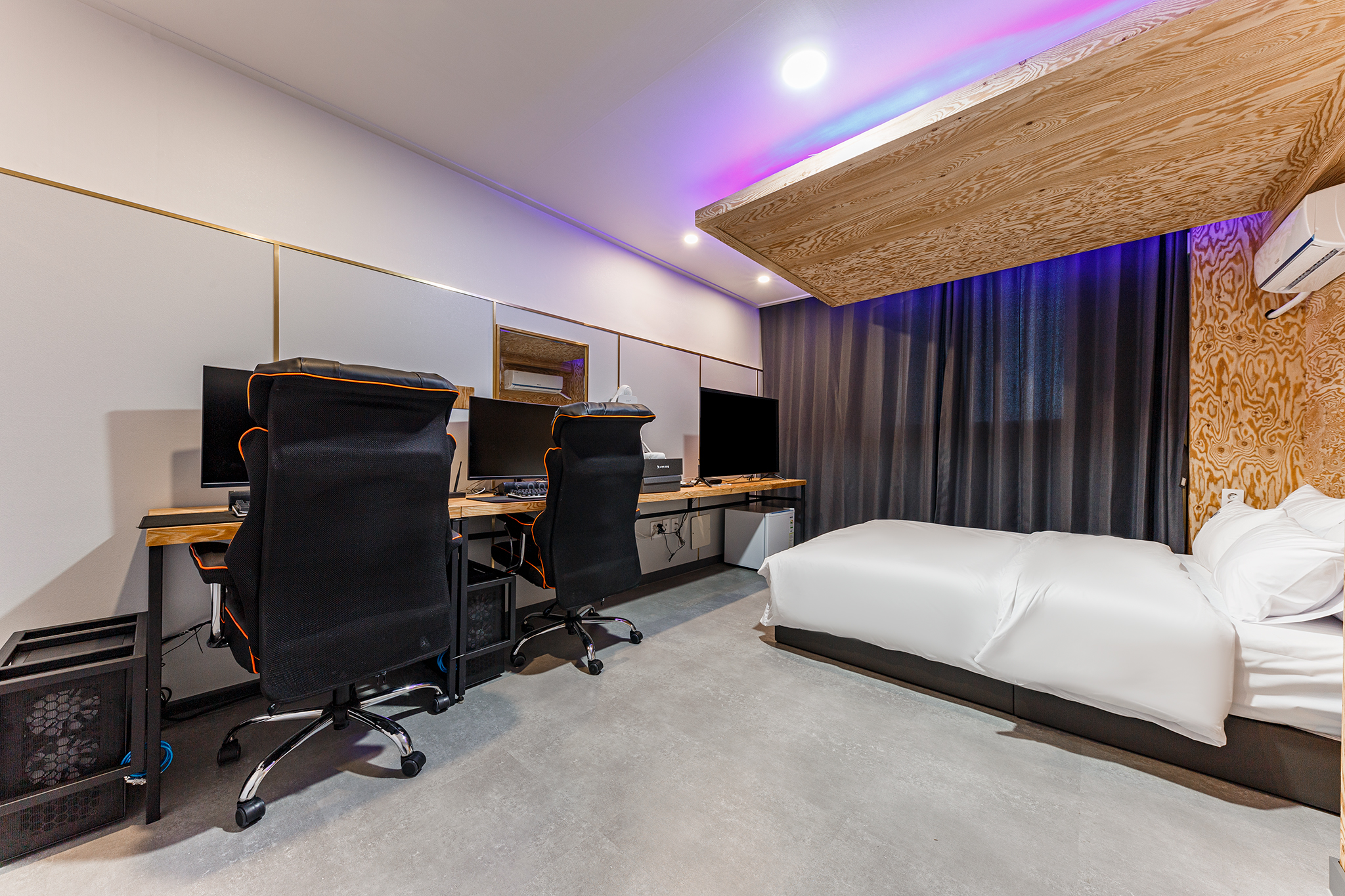room detail thumbnail 0