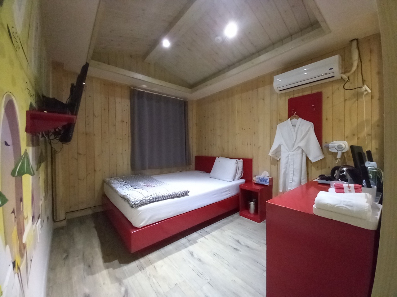 room detail thumbnail 0