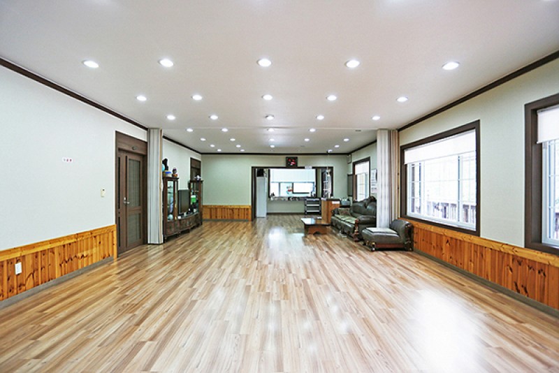 https://yaimg.yanolja.com/v5/2022/02/09/11/6203aa1bd3c500.14772218.jpg