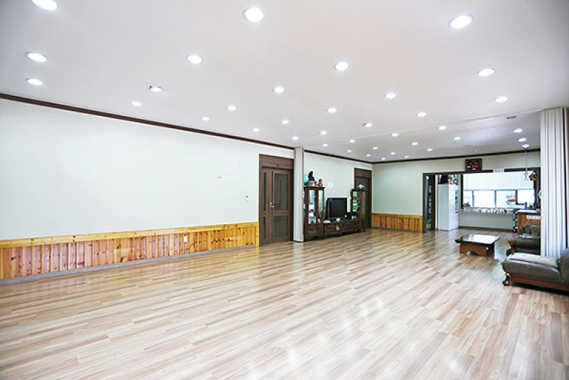 https://yaimg.yanolja.com/v5/2022/02/09/11/6203aa1c95c749.08338114.jpg