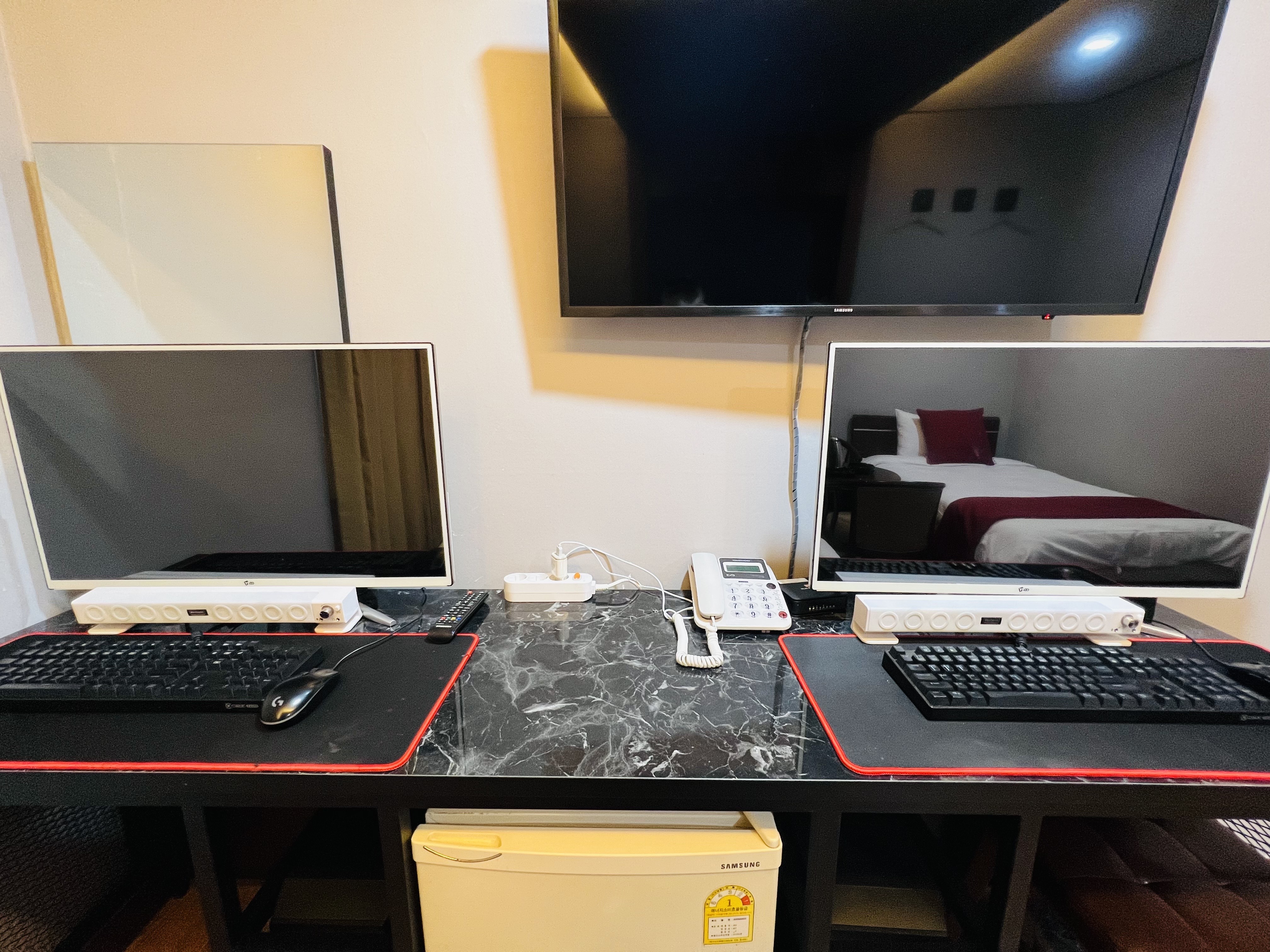 room detail thumbnail 1