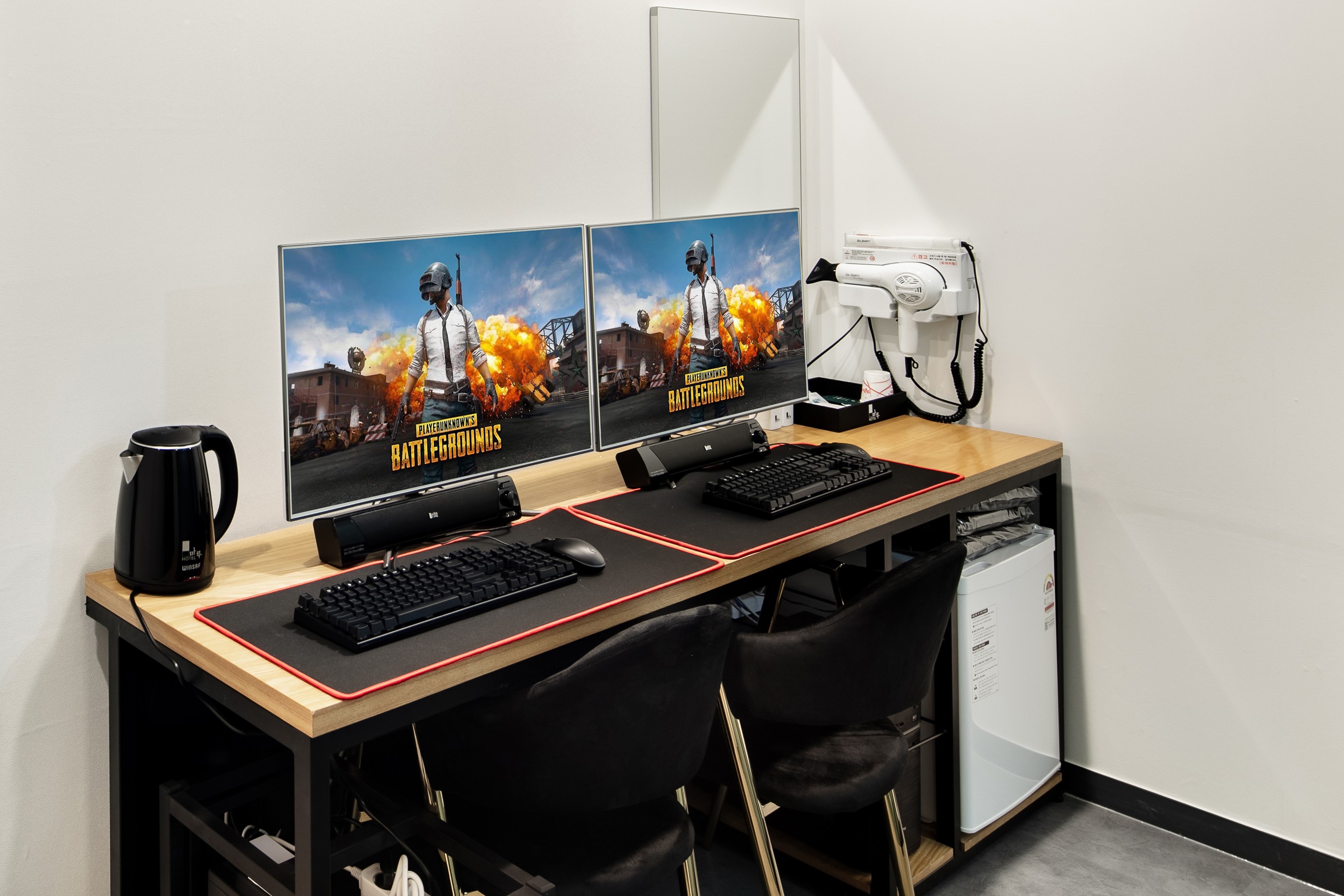 room detail thumbnail 2