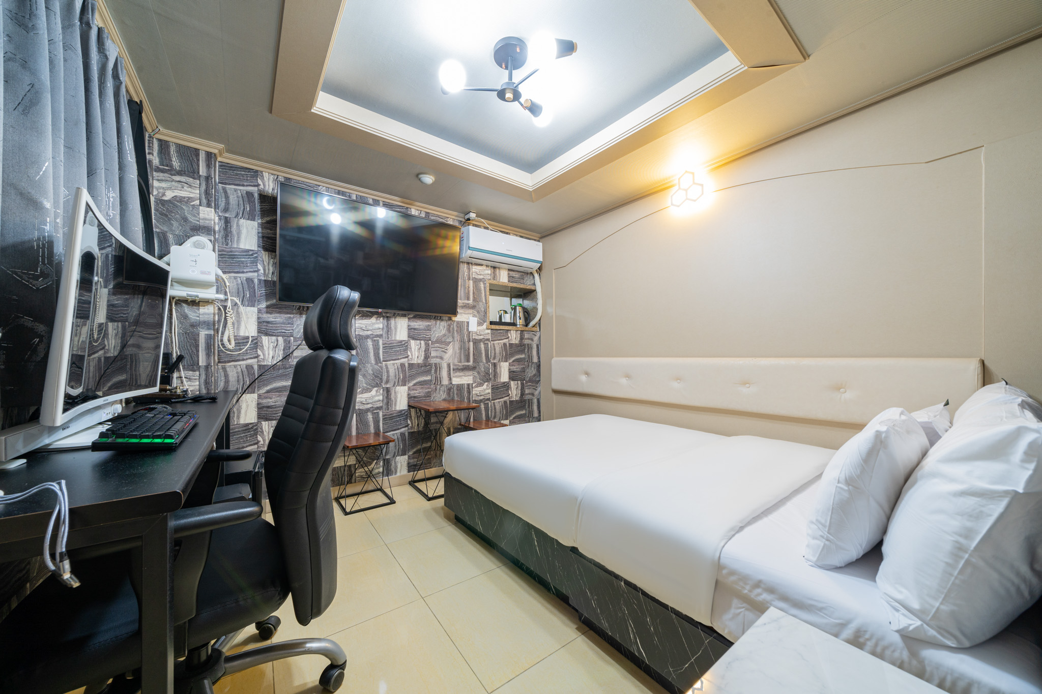 TYPE B(LOL,오버워치가능 1PC, 넷플릭스 시청 가능, 55인치대형TV)