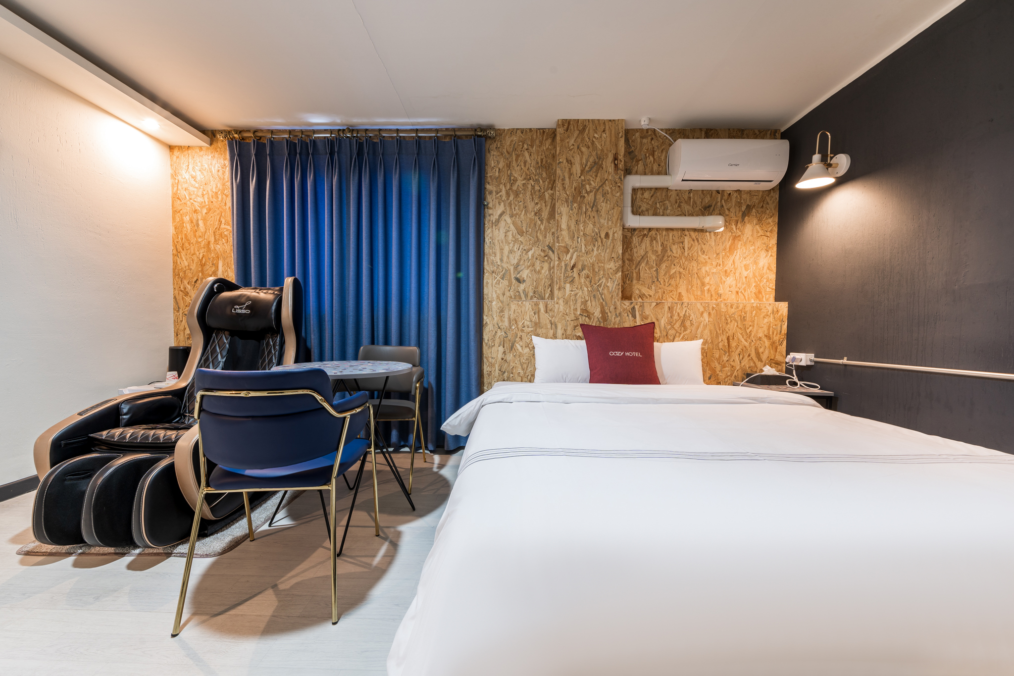 room detail thumbnail 1