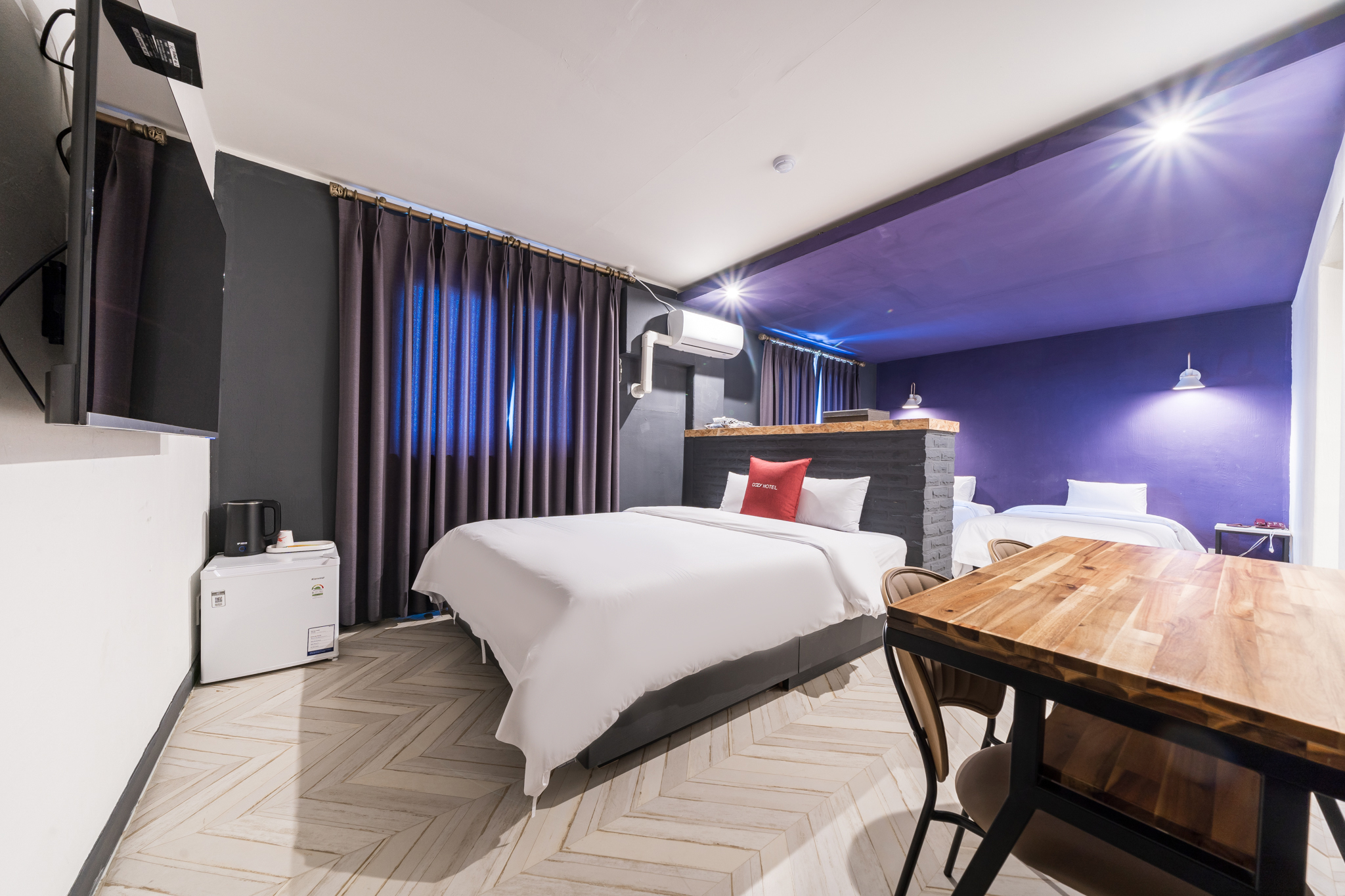 room detail thumbnail 0