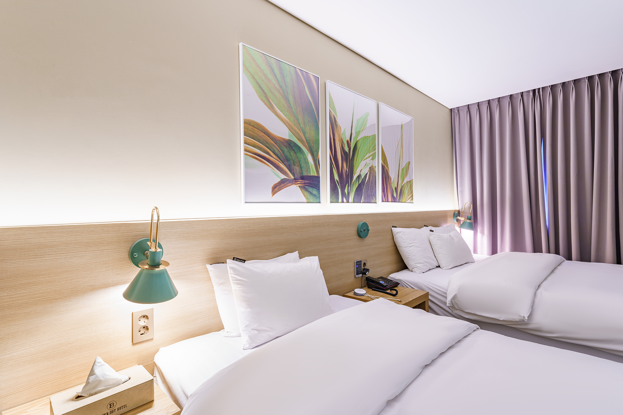 room detail thumbnail 2
