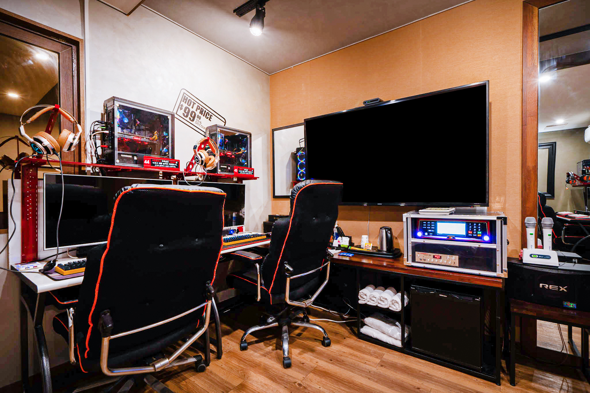 room detail thumbnail 1