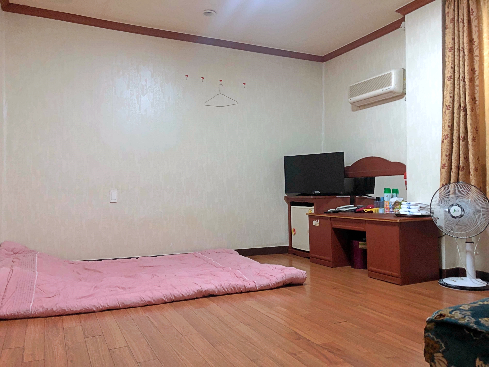 room detail thumbnail 0