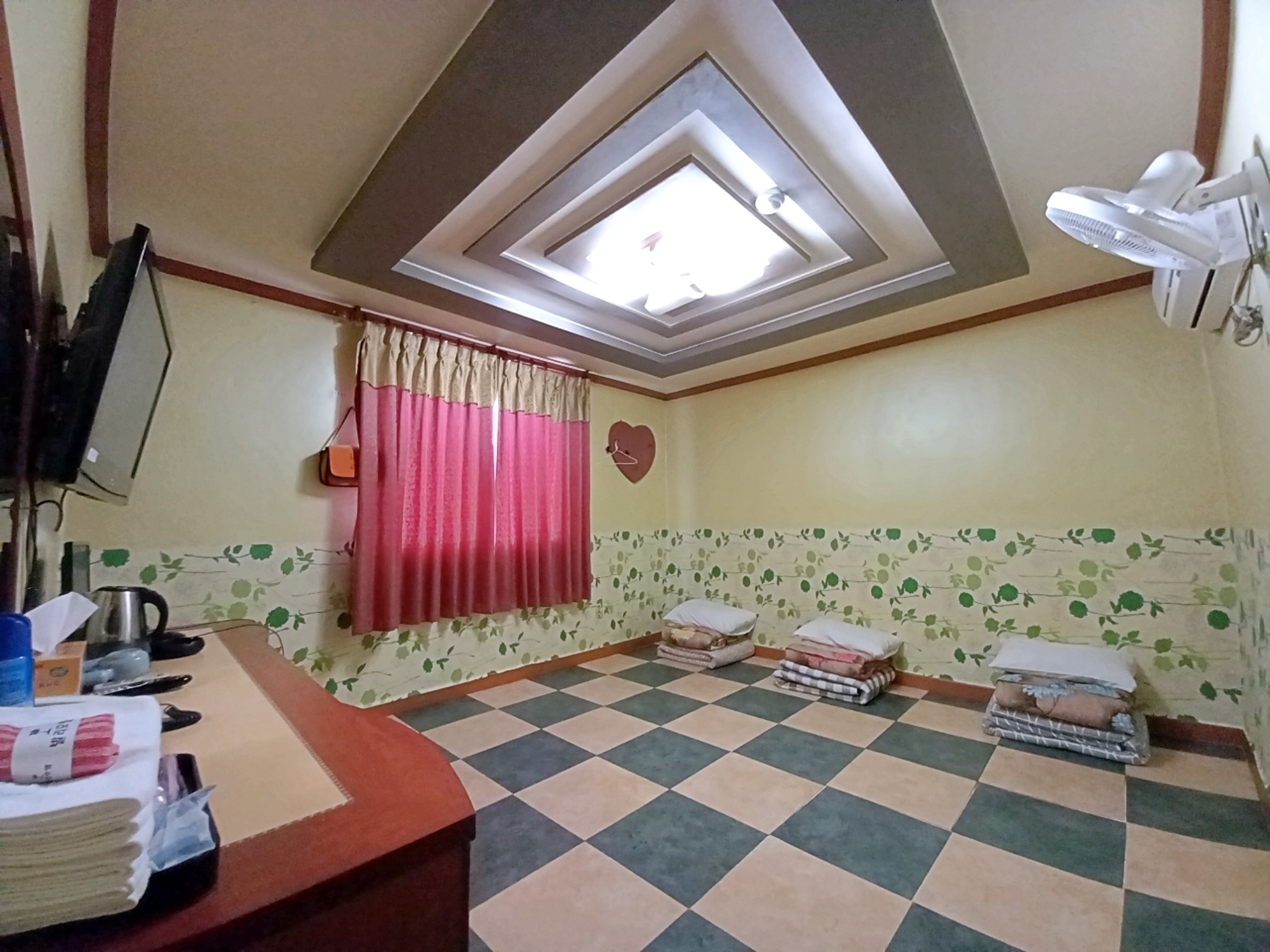 room detail thumbnail 0