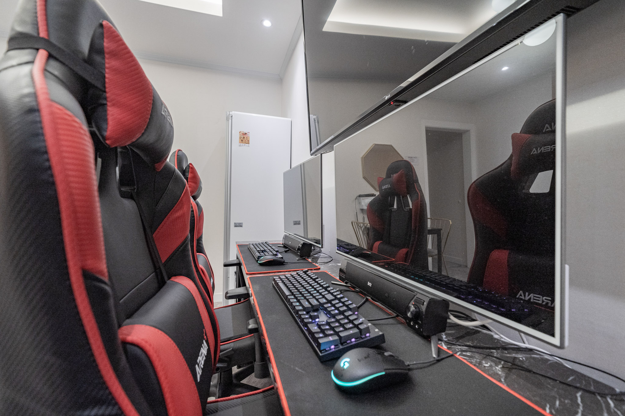 room detail thumbnail 2