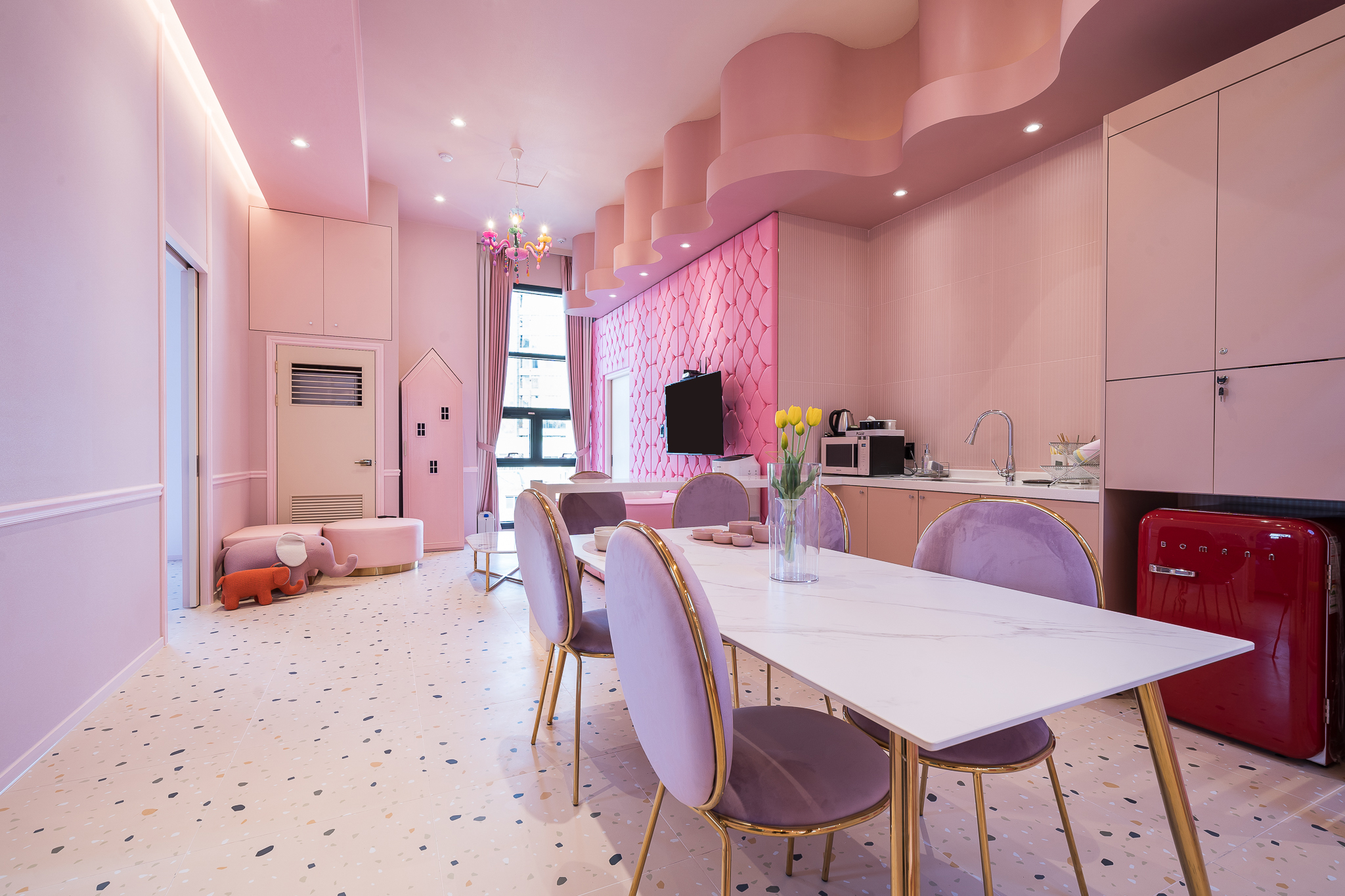 room detail thumbnail 2