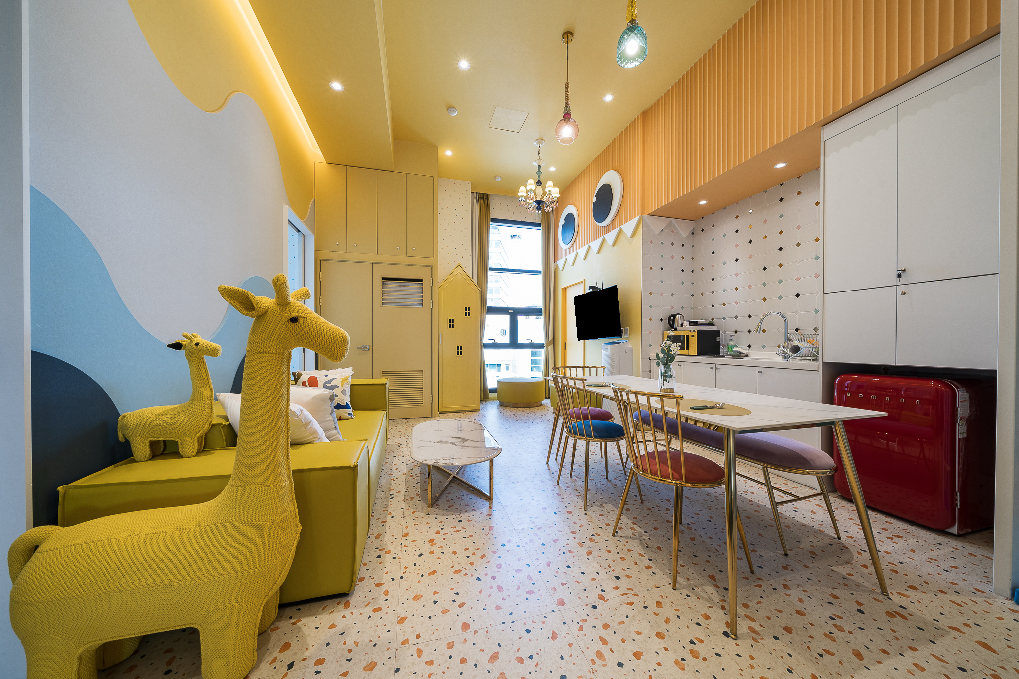 room detail thumbnail 2