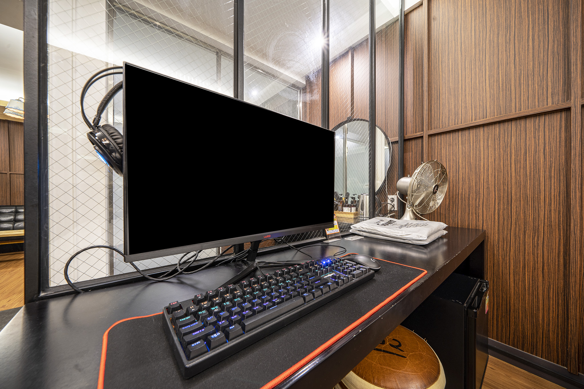 room detail thumbnail 1