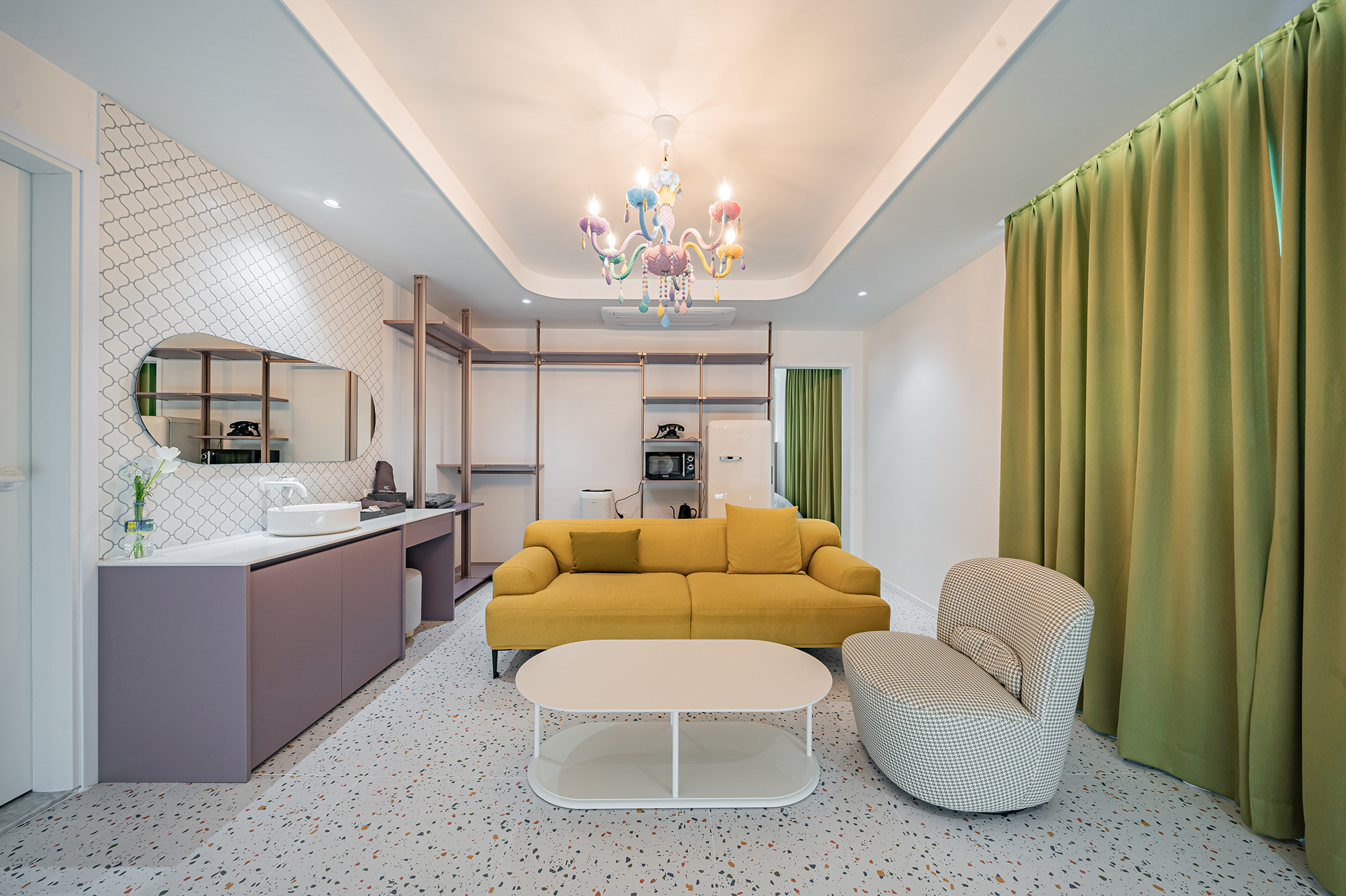 room detail thumbnail 2