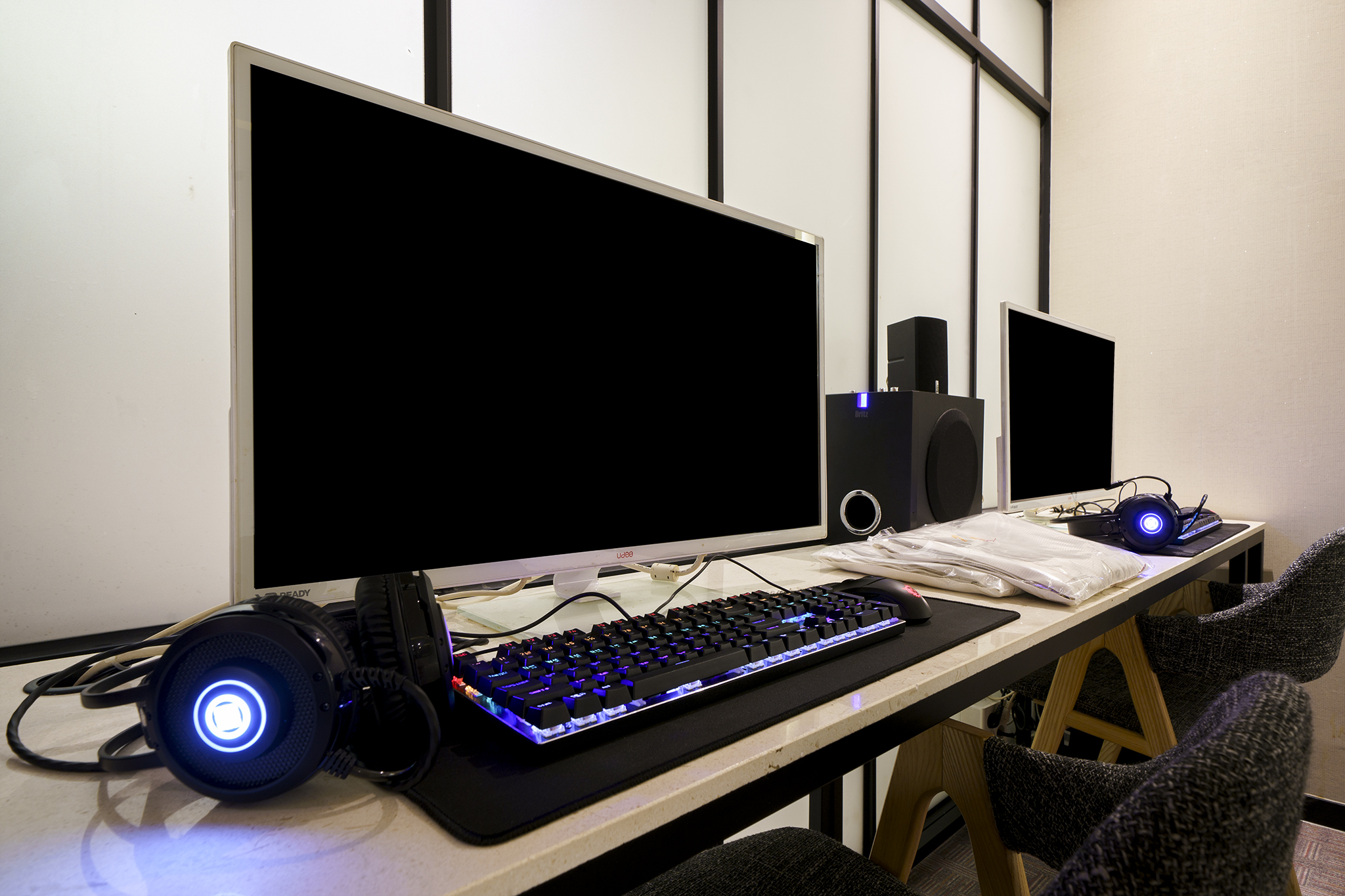 room detail thumbnail 1