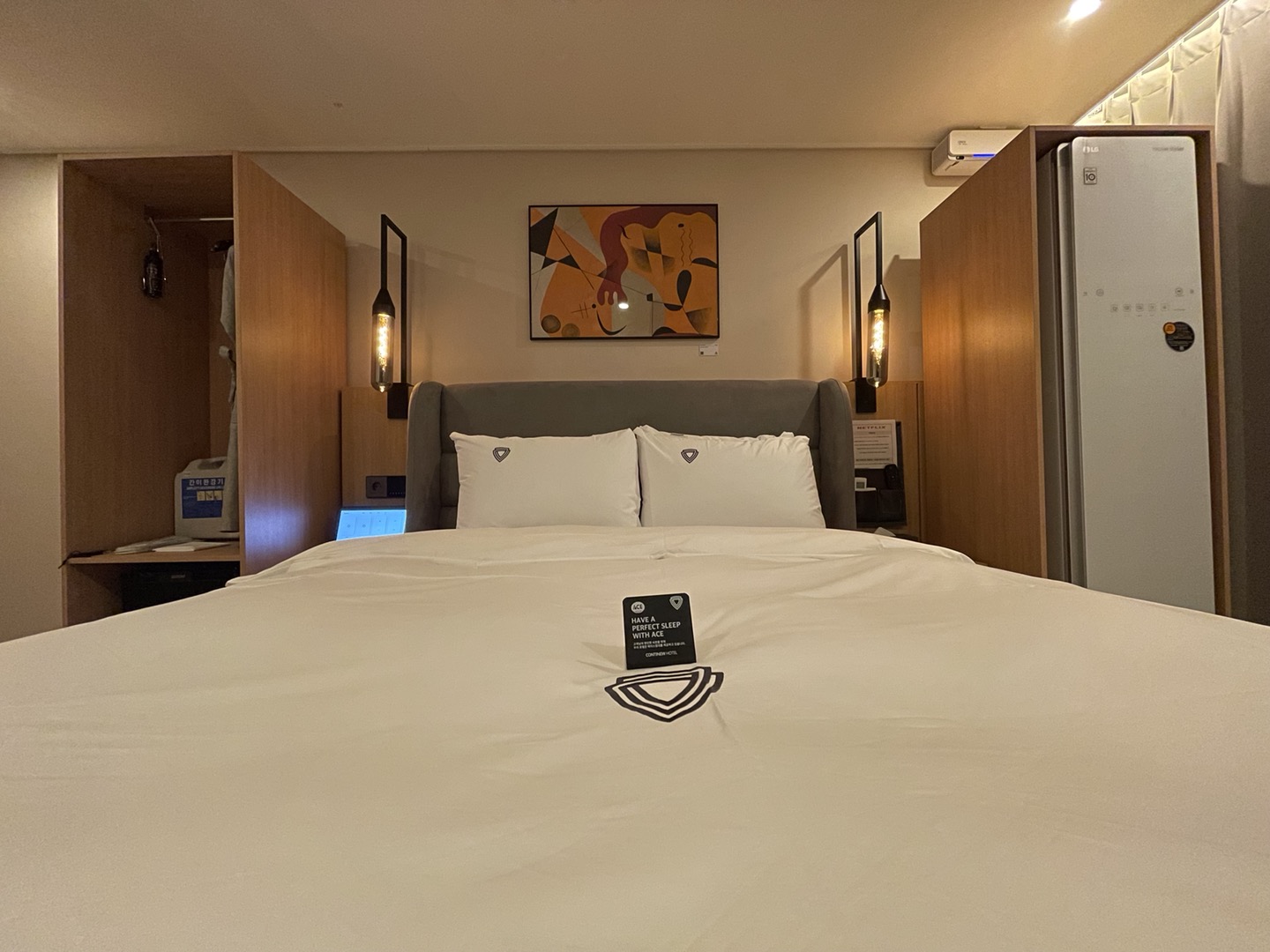 room detail thumbnail 0