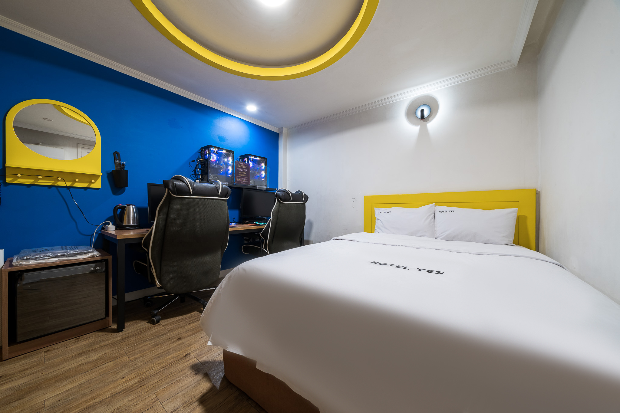 room detail thumbnail 1