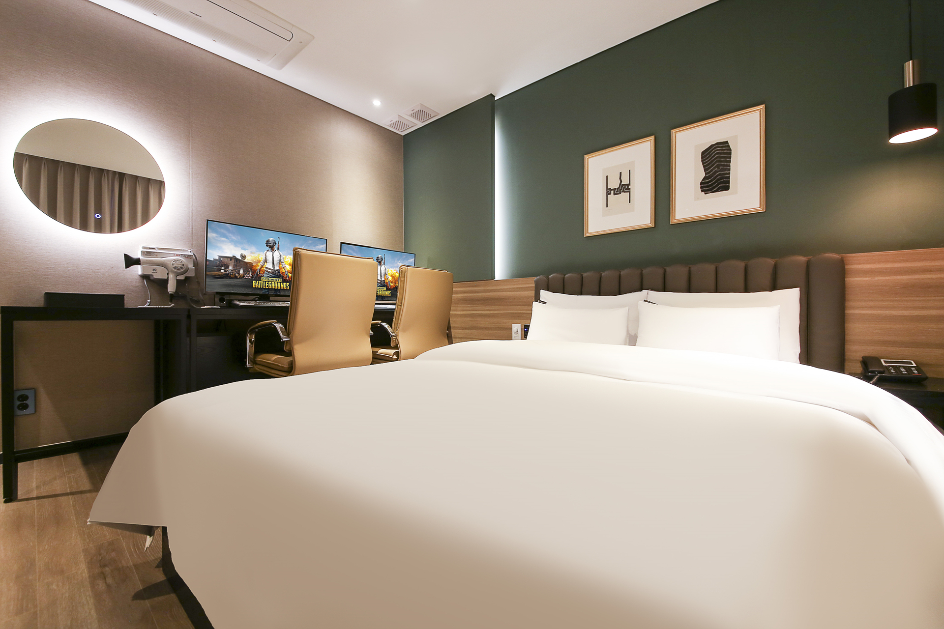 room detail thumbnail 1