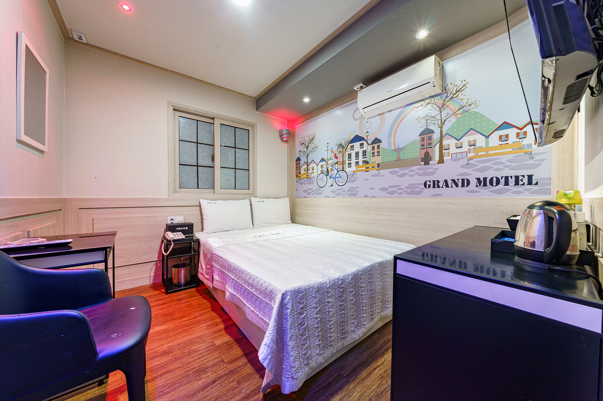 room detail thumbnail 0