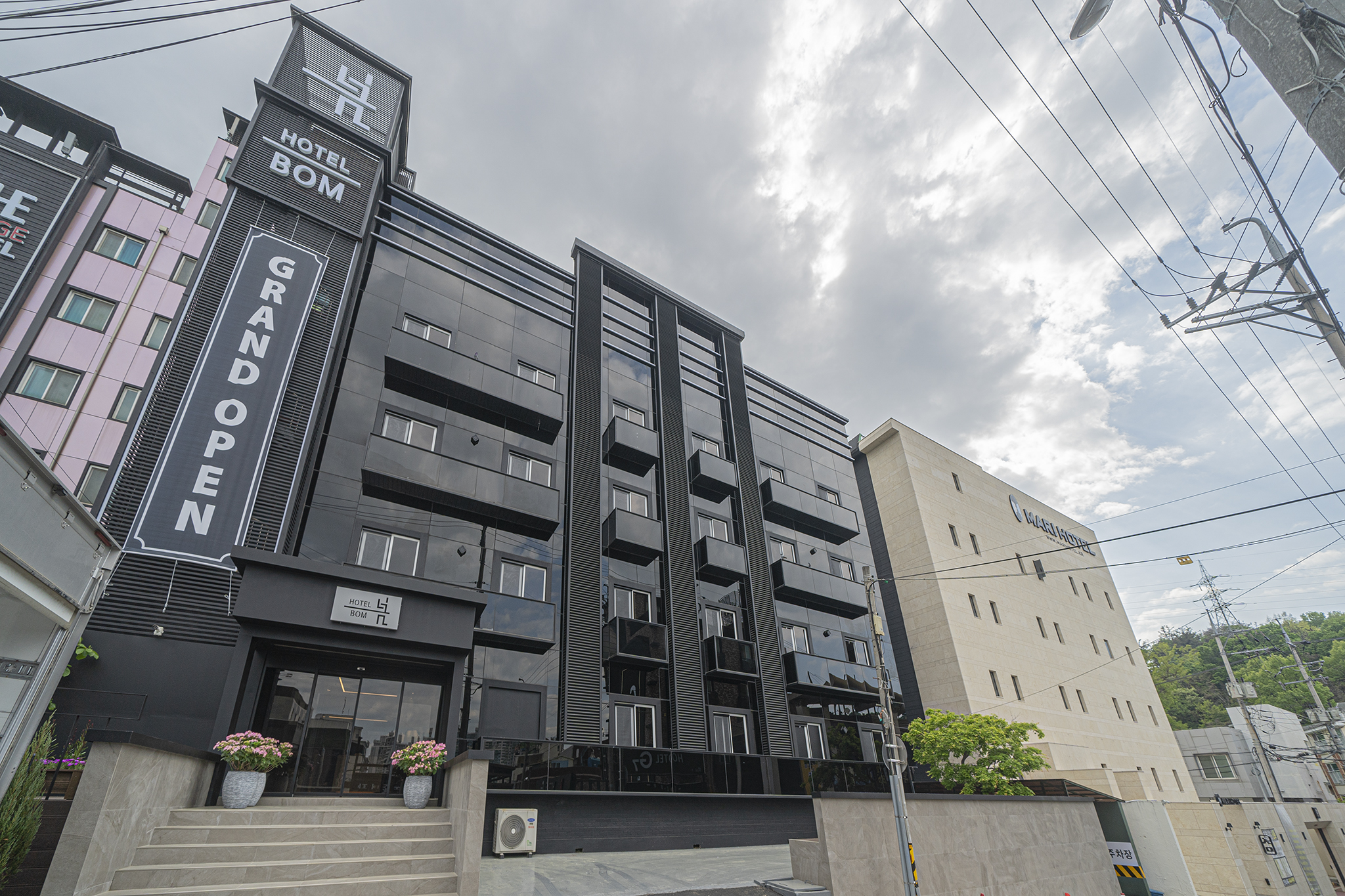 군산 호텔 봄 외관