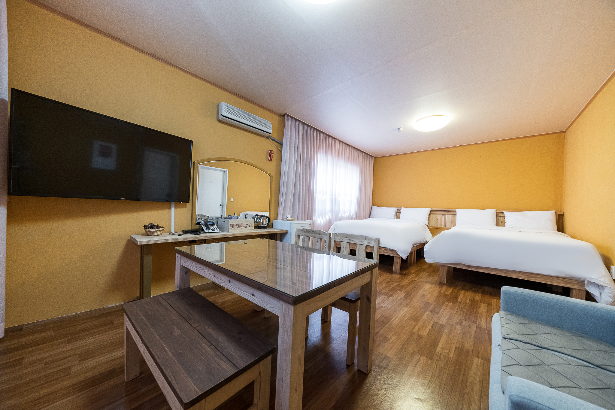 room detail thumbnail 0