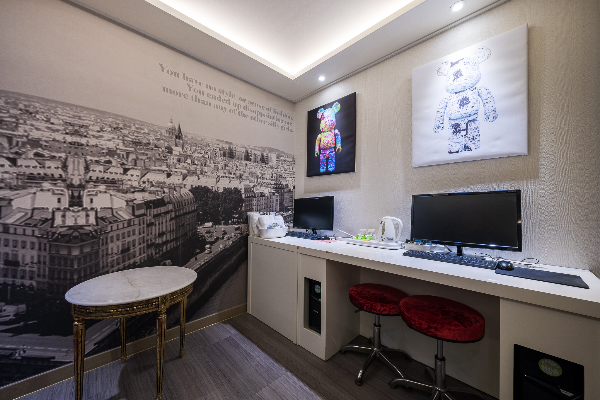 room detail thumbnail 2