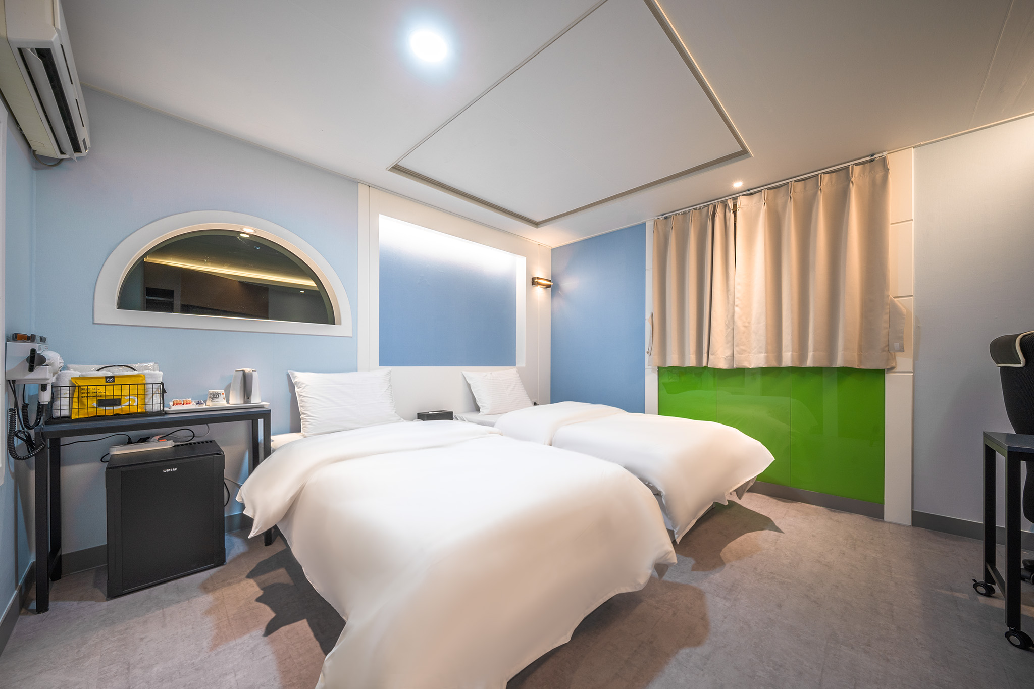 room detail thumbnail 1