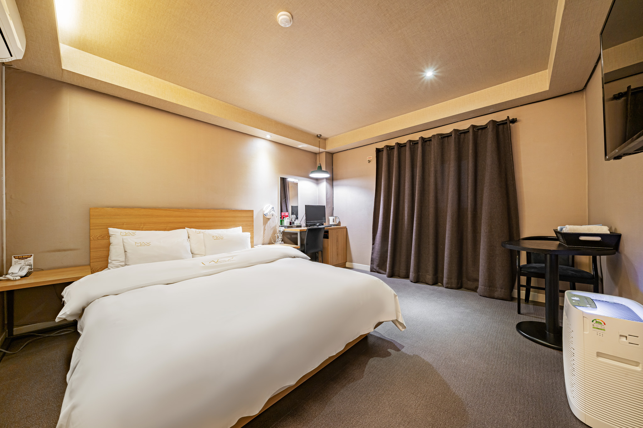 room detail thumbnail 0