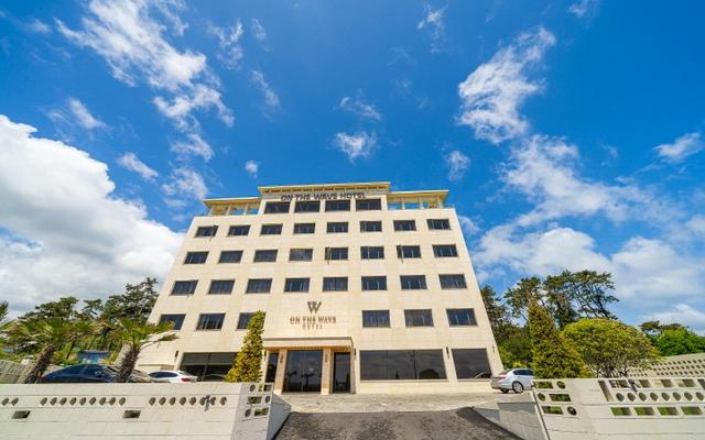 온더웨이브 호텔