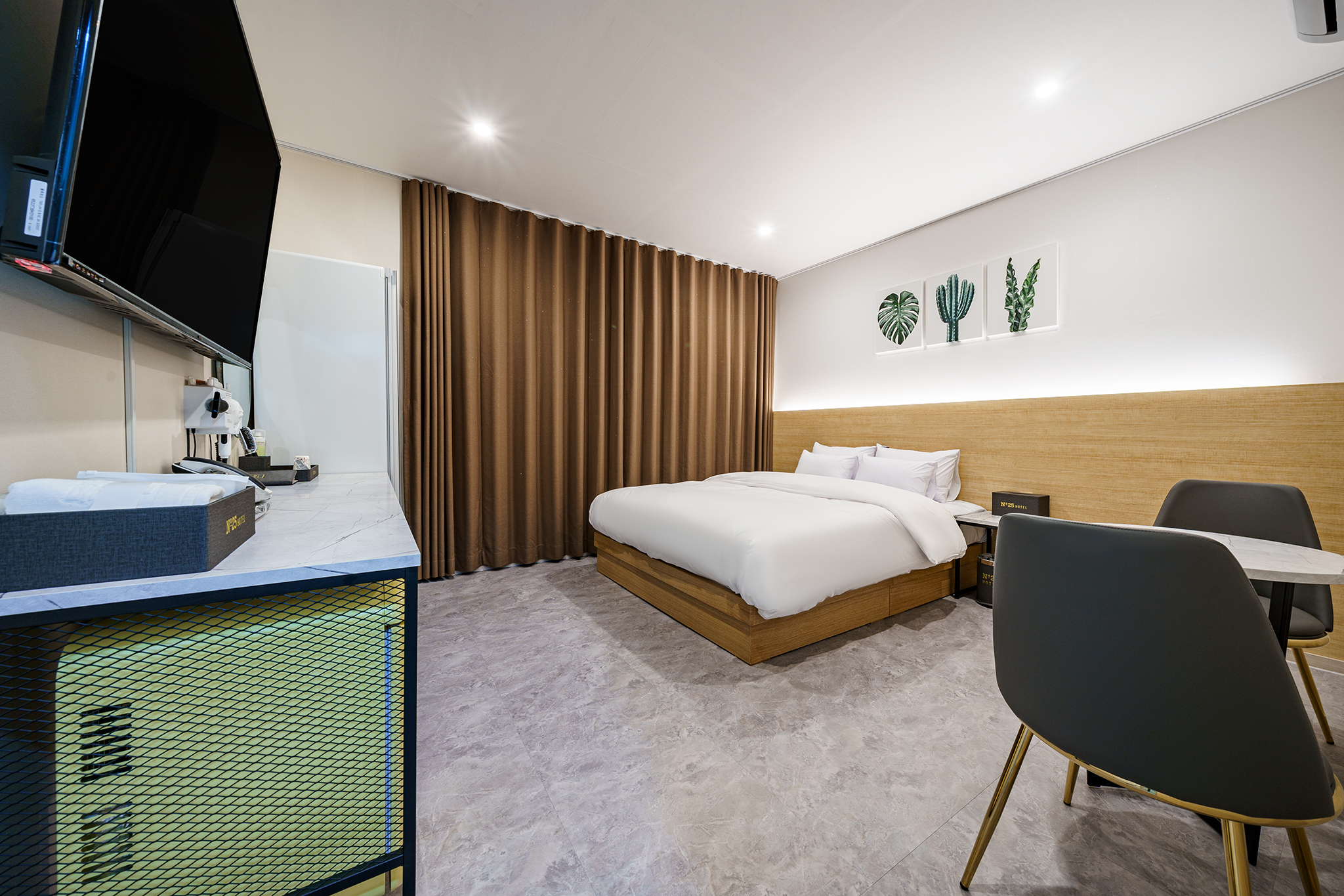 room detail thumbnail 0