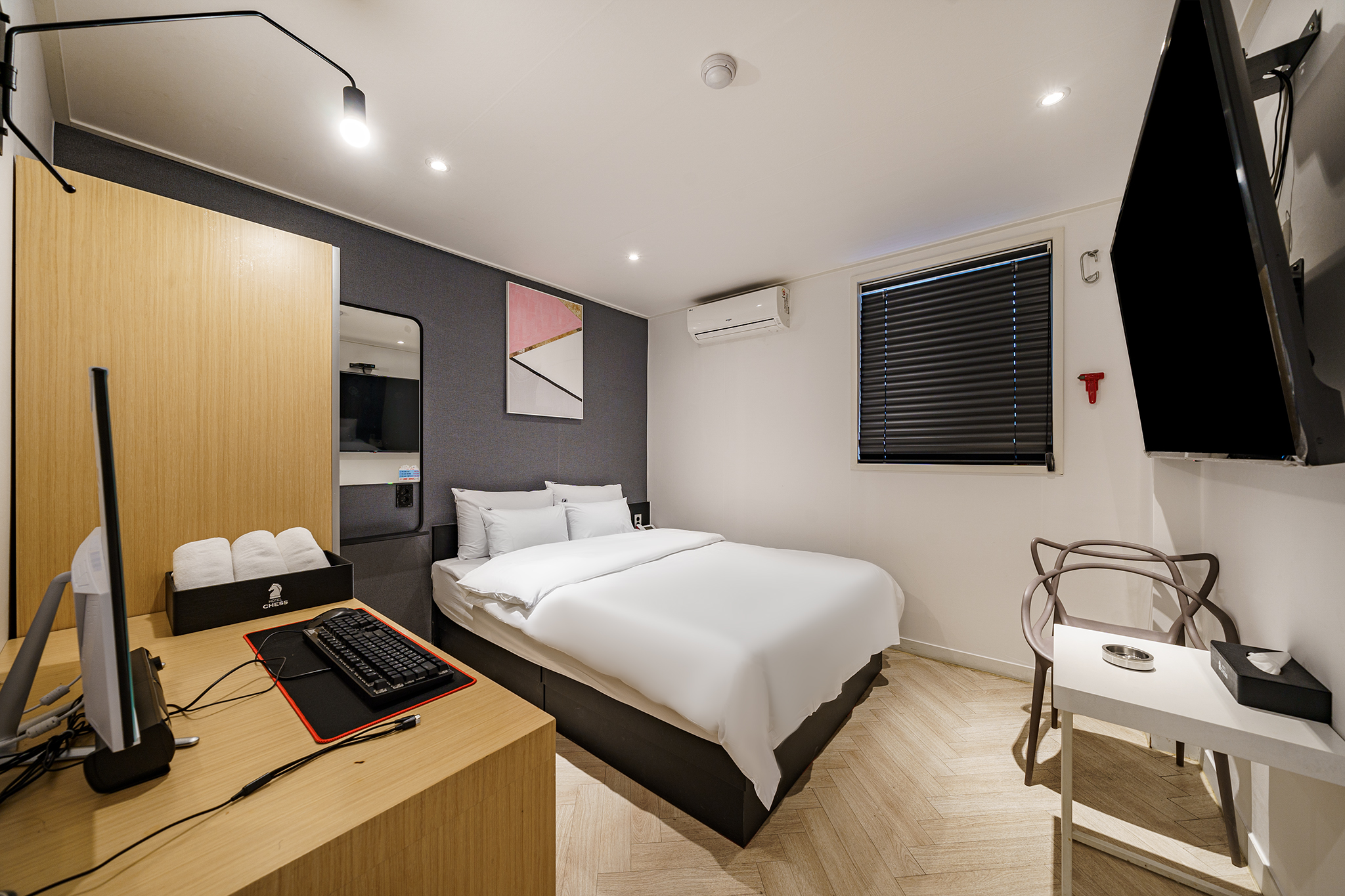 도보전용 디럭스(65인치 스마트TV,고사양1PC,넷플릭스,웨이브온,공기청정기 이용가능)