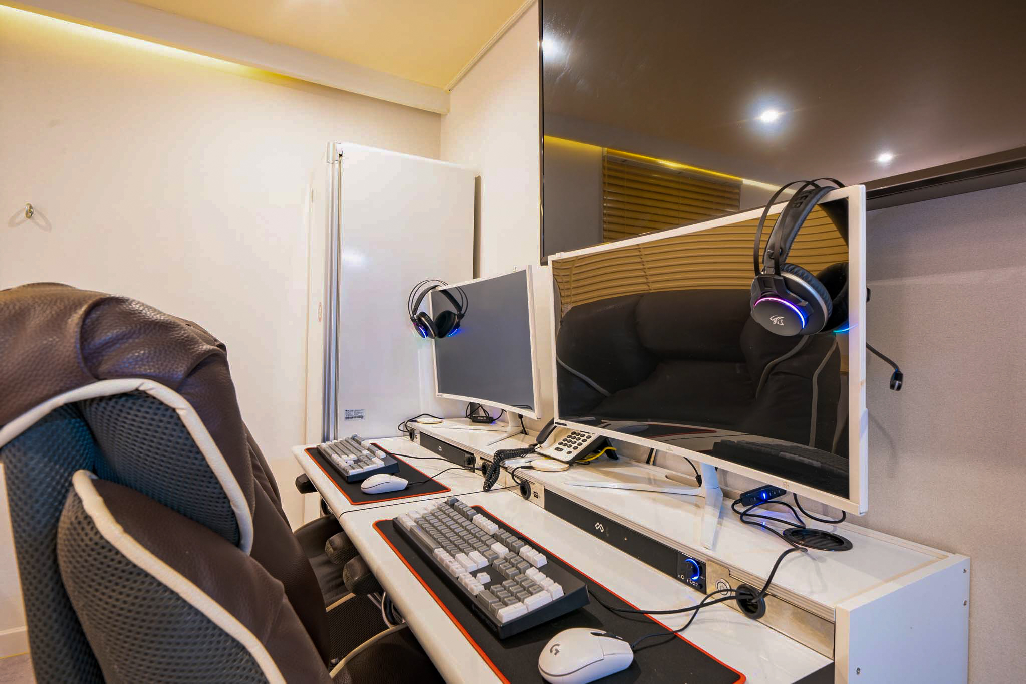 room detail thumbnail 1