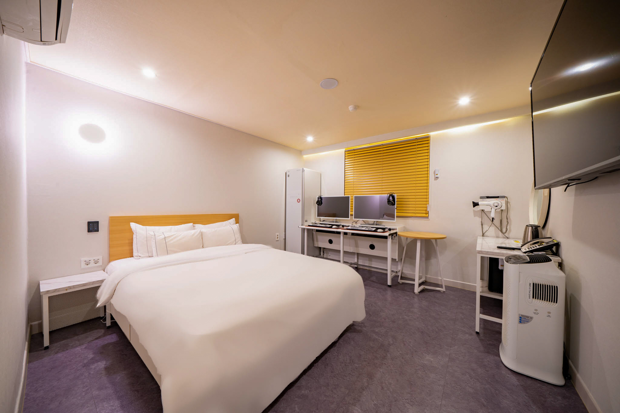 room detail thumbnail 0