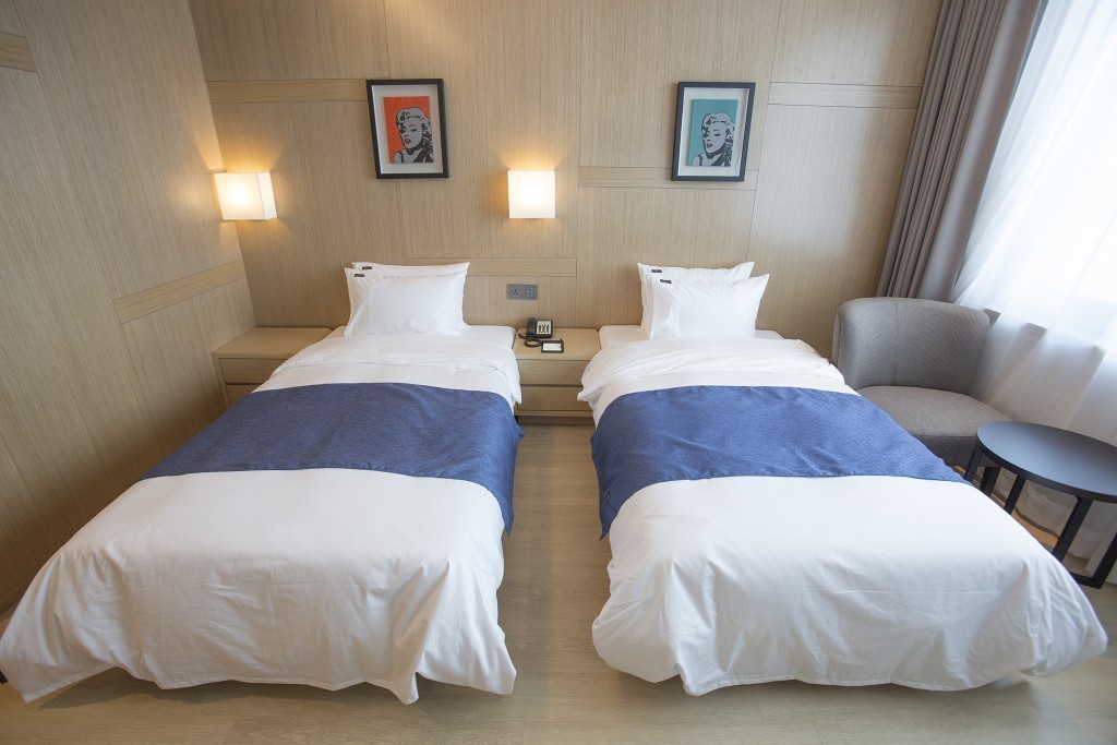  단독★호캉스PKG  스탠다드 트윈 시티뷰+24시간STAY+캔맥주2캔