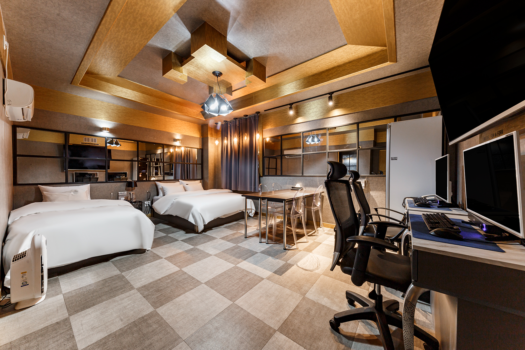 room detail thumbnail 2