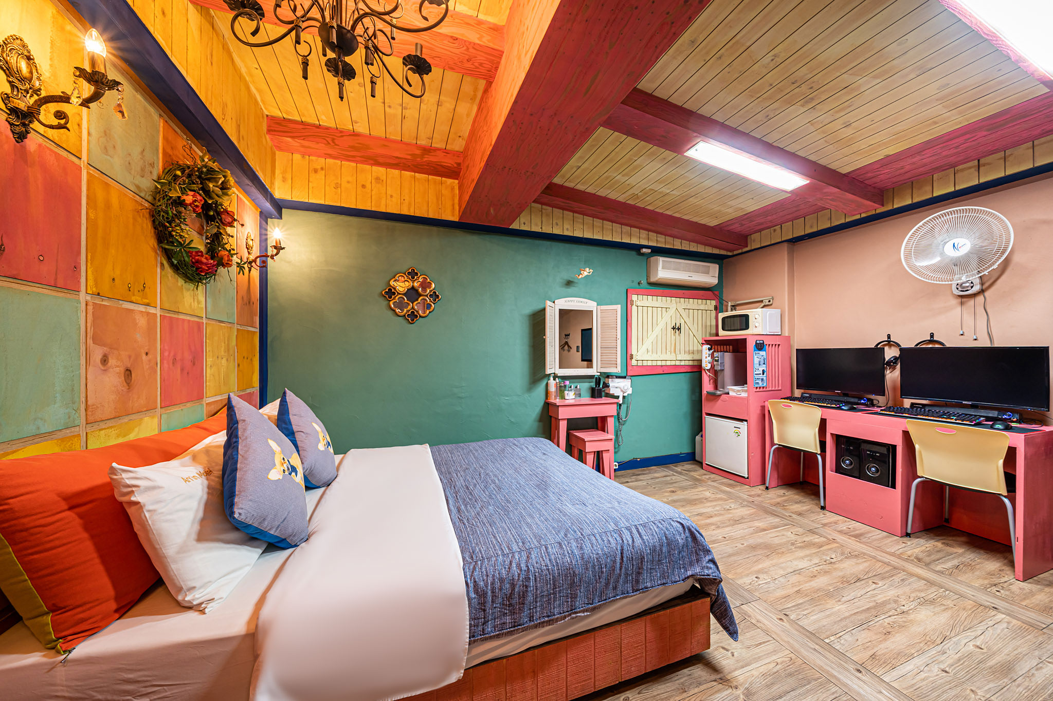 room detail thumbnail 1