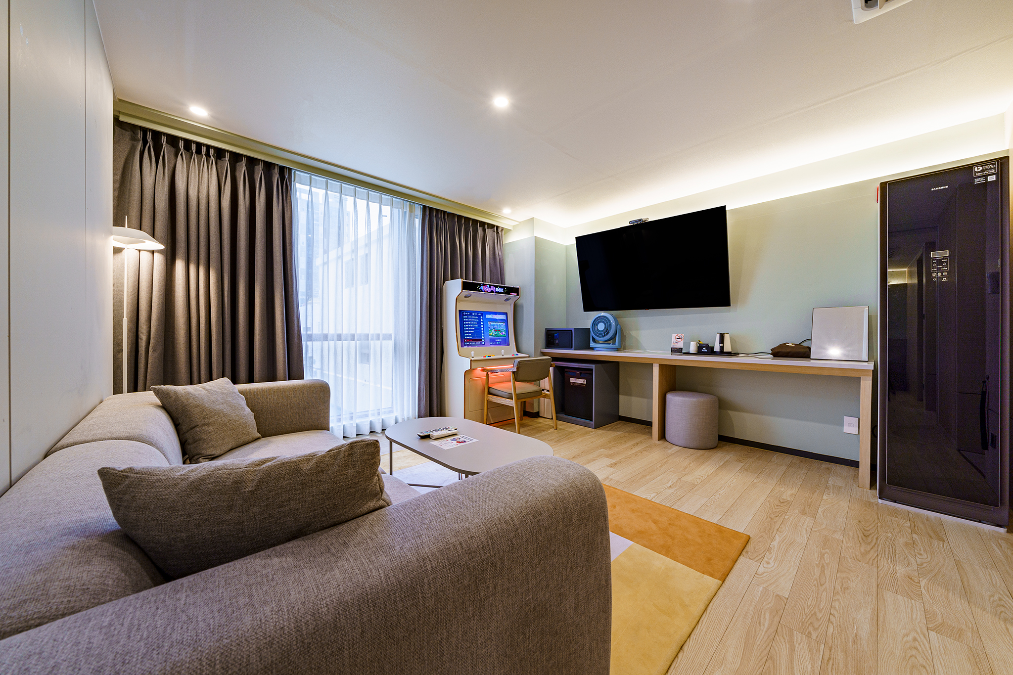 room detail thumbnail 2