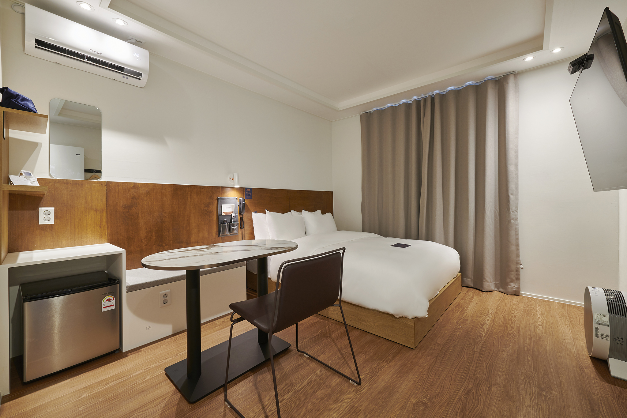 room detail thumbnail 0