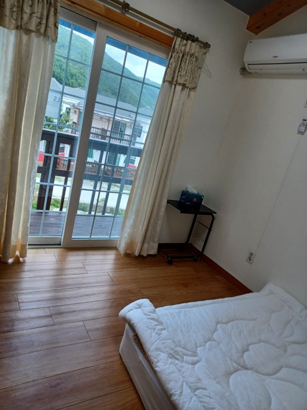 https://yaimg.yanolja.com/v5/2022/07/16/15/62d2dda2043976.65125963.jpg