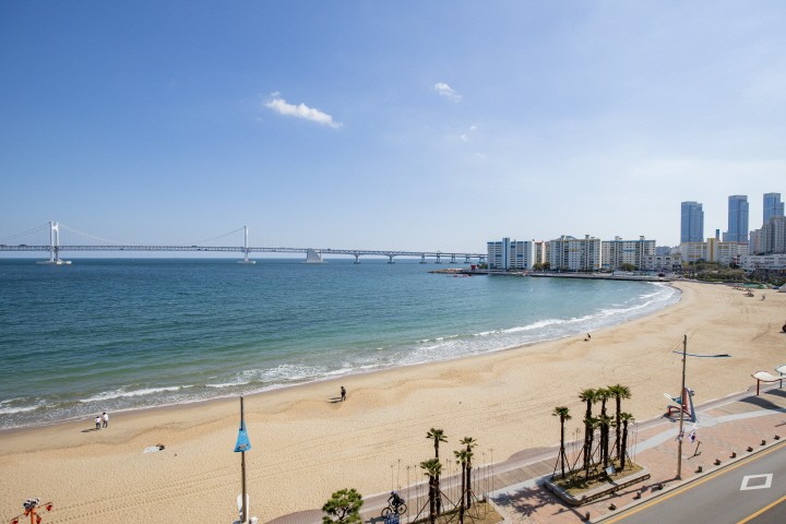 https://yaimg.yanolja.com/v5/2022/07/25/10/62de6a04113de1.23436559.jpg