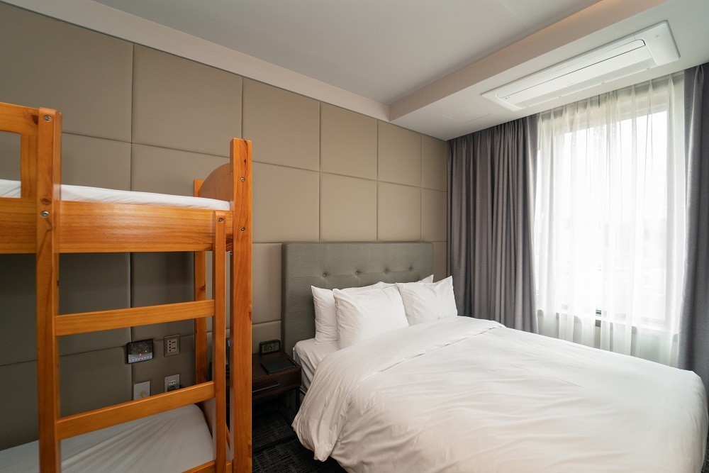 라이브특가★1시간한정★ GS25 5천원상품권 디럭스 쿼드러플(체크인 시 배정)