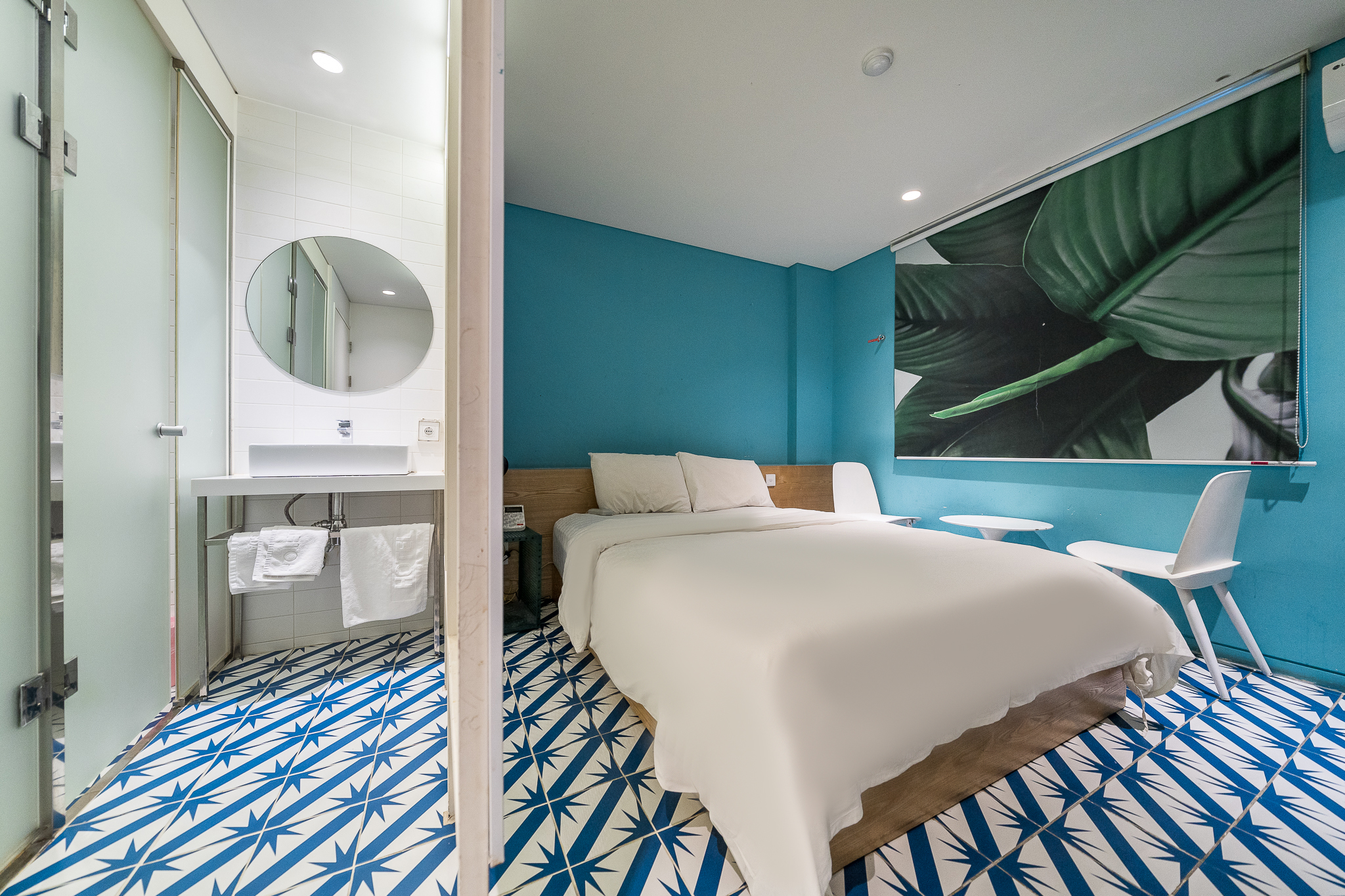 room detail thumbnail 0