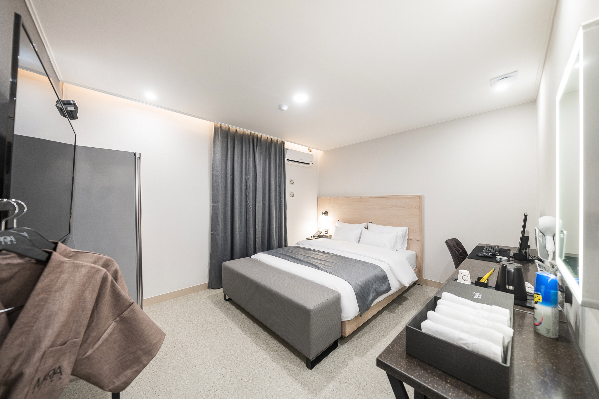 프리미엄 스타일러(온수매트)(에어드레서/고사양 노하드PC/65인치 스마트TV/넷플릭스, 유튜브 가능)